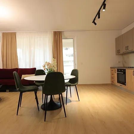 Sanpietro Vacation Apartmán *