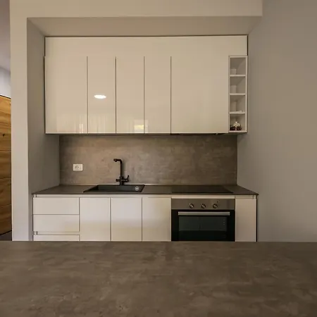 Sanpietro Vacation Apartment Draci