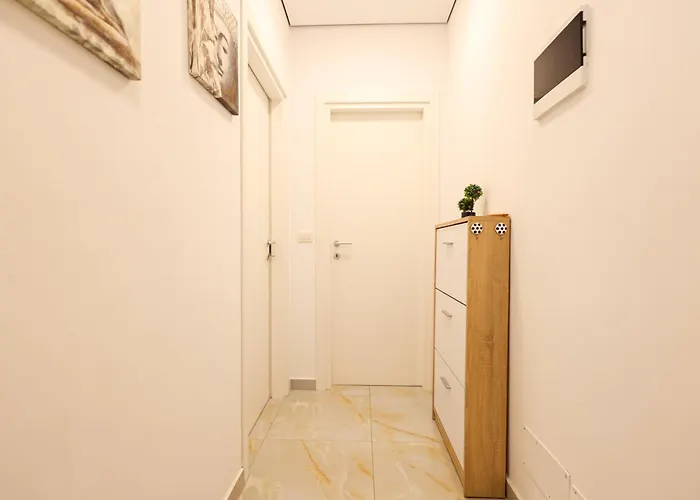 Sanpietro Vacation דירה דורס